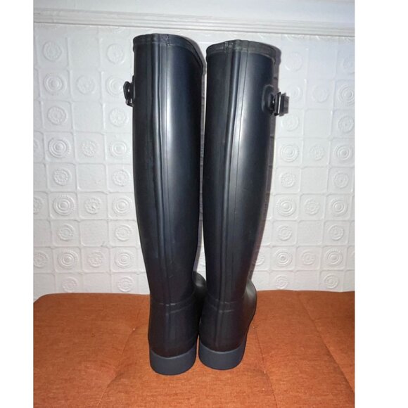Hunter Refined Tall Rain Boots in Navy | Size 9 (US) - Picture 7 of 13